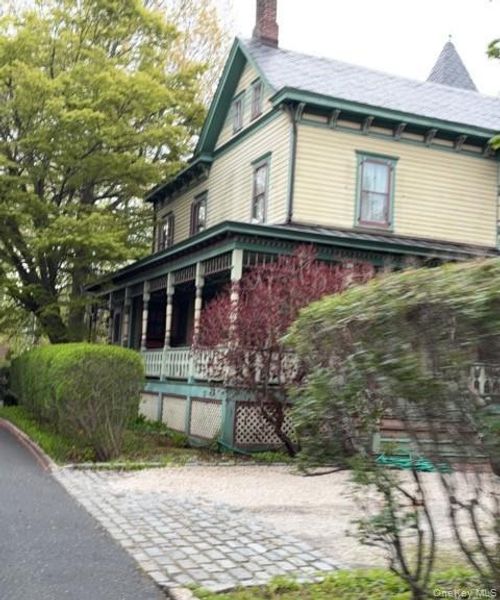 103 Roslyn Ave, Sea Cliff, NY, 11579-1553 | Card Image