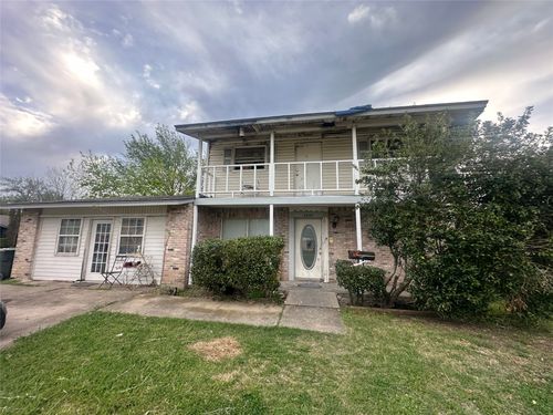 2430 Misty Ln, Carrollton, TX, 75006-7722 | Card Image