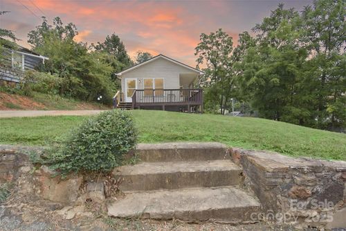 110 West Ln, Brevard, NC, 28712-3620 | Card Image