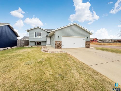 4601 Klein Ave, Sioux Falls, SD, 57106 | Card Image