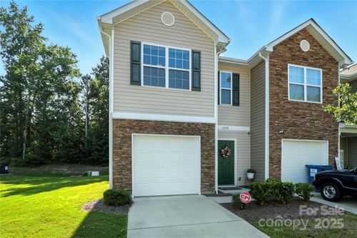 6018 Guildford Hill Ln, Charlotte, NC, 28215-1799 | Card Image