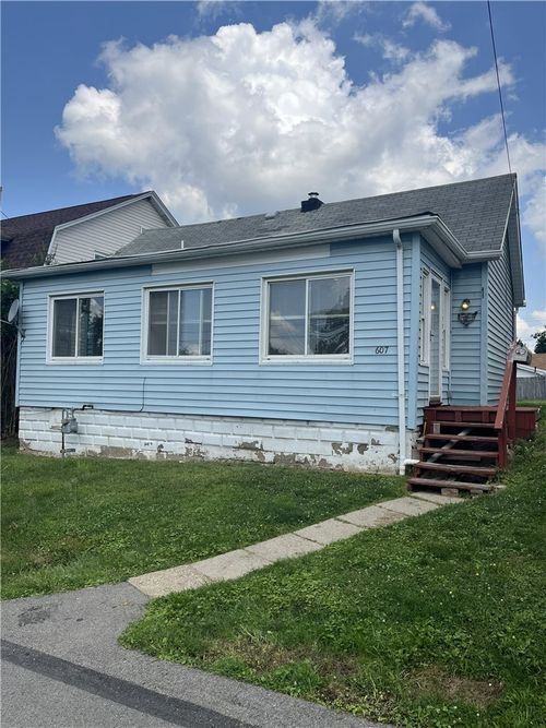 607 Kaye Ave, Monaca, PA, 15061-1744 | Card Image