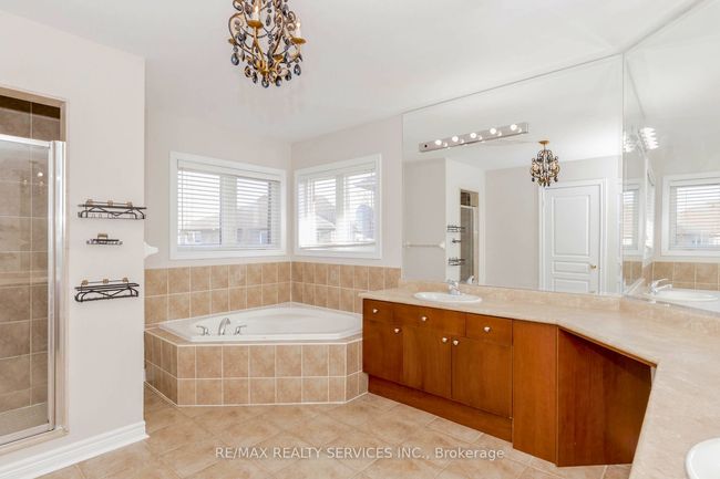 33 Leparc Rd, House other with 7 bedrooms, 5 bathrooms and 5 parking in Brampton ON | Image 27