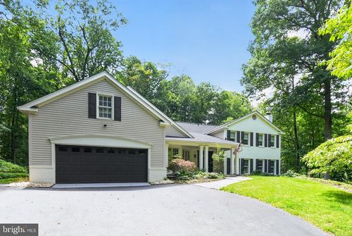 11728 Stuart Mill Rd, Oakton, VA, 22124-1221 | Card Image