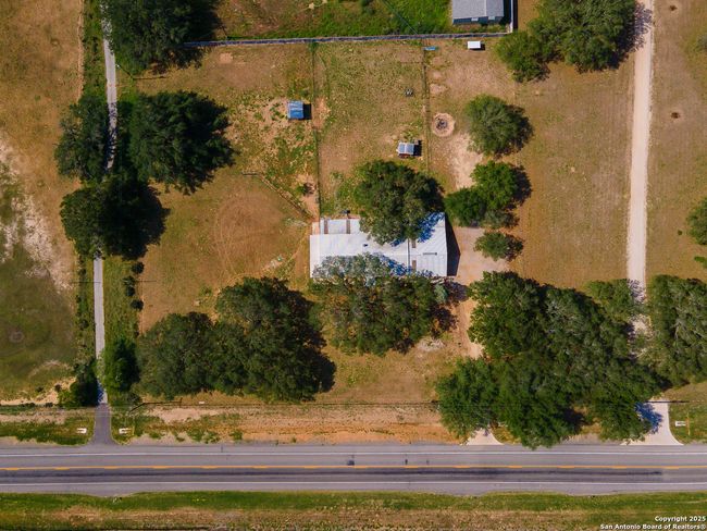 1015 Fm 2200 W, House other with 3 bedrooms, 3 bathrooms and null parking in Devine TX | Image 56