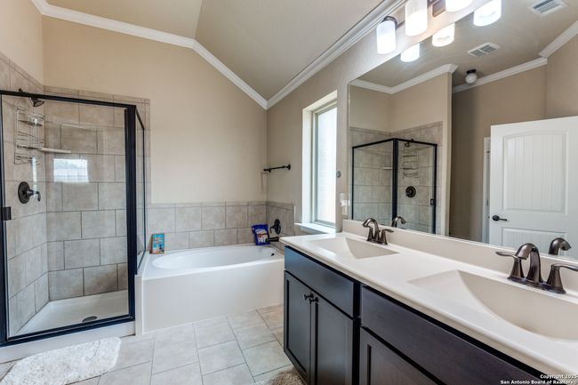129 Buckskin Way, House other with 3 bedrooms, 5 bathrooms and null parking in Cibolo TX | Image 13