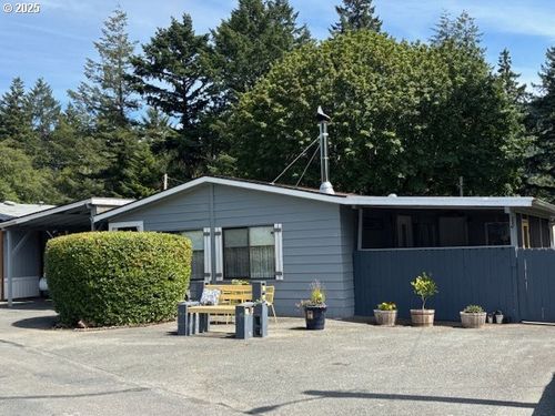 30-98825 Pleasant Hill Dr, Brookings, OR, 97415-9352 | Card Image