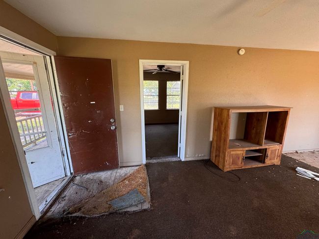 582 E Main St, House other with 2 bedrooms, 1 bathrooms and null parking in Van TX | Image 11