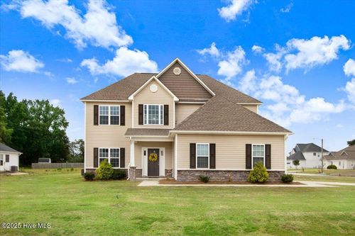 404 Clemens Dr, Pikeville, NC, 27863-8105 | Card Image