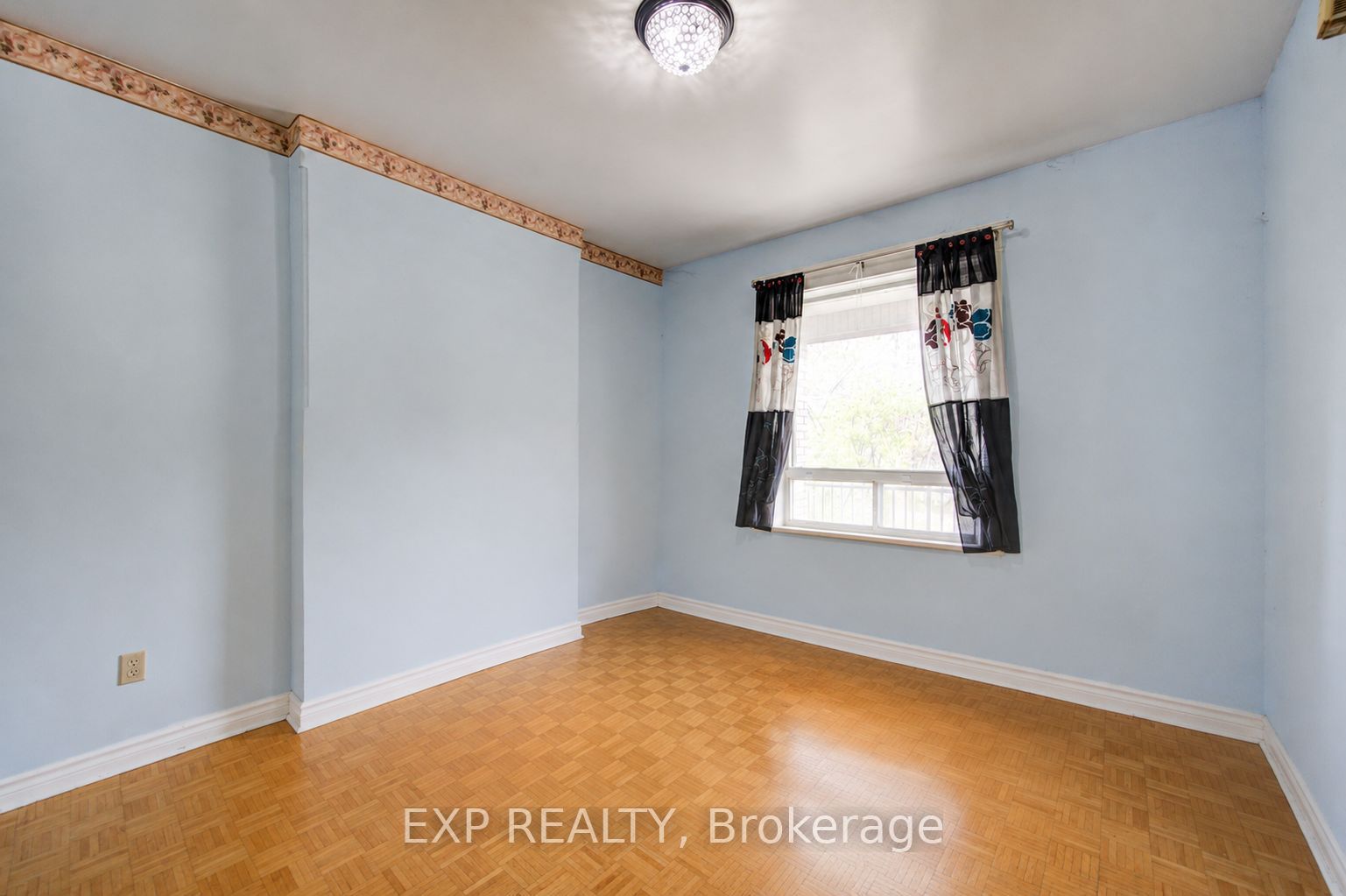 Residential in Toronto W02 5