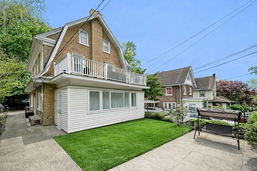 370 Park Hill Ave, Yonkers, NY, 10705-2436 | Card Image