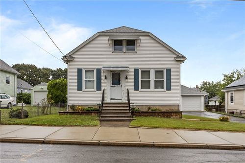 33 Hillcrest Avenue, Pawtucket, RI, 02860 | Card Image