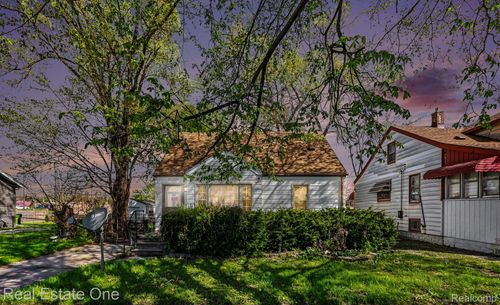 20059 Ellis St, Roseville, MI, 48066-4506 | Card Image