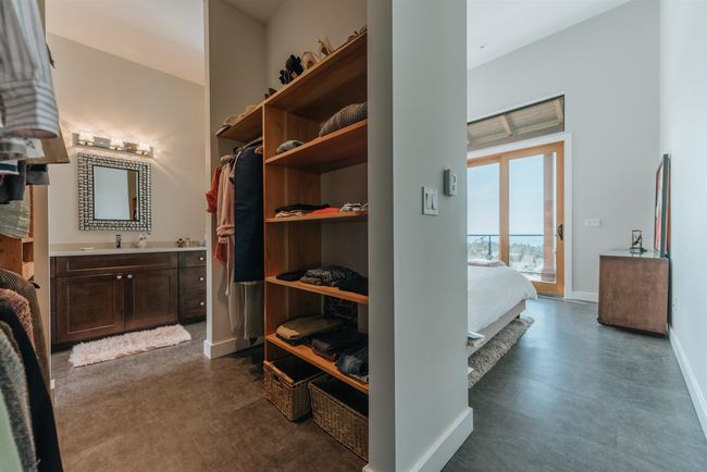 2247 Pixton Rd, House other with 3 bedrooms, 3 bathrooms and 6 parking in Roberts Creek BC | Image 23