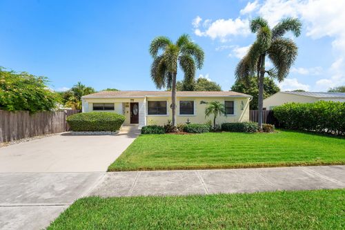 141 Date Palm Dr, Lake Park, FL, 33403-3571 | Card Image
