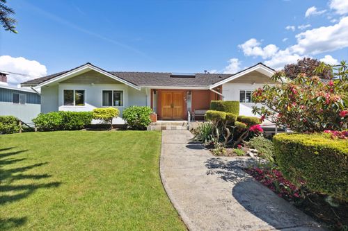 474 Fairway Dr, North Vancouver, BC, V7G1L5 | Card Image