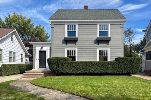 235 E 211th St, Euclid, OH, 44123-1807 | Card Image