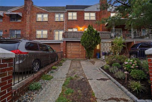 6912 31st Ave, Woodside, NY, 11377-1217 | Card Image