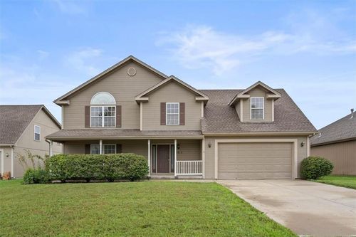 1812 Nw 92nd Ter, Kansas City, MO, 64155-3357 | Card Image