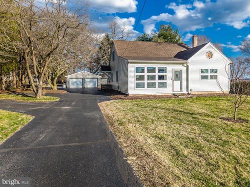183 Worman Rd, DOUGLASSVILLE, PA, 19518-9203 | Card Image