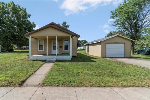 502 E 3rd St, Norborne, MO, 64668-1320 | Card Image