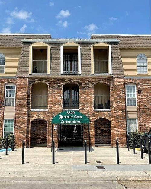 apt-327-3320 N Arnoult Rd, Metairie, LA, 70002-7506 | Card Image