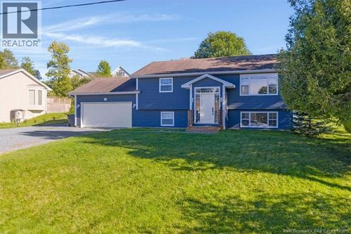 16 Bonanza Dr, House with 3 bedrooms, 2 bathrooms and null parking in Quispamsis NB | Card Image