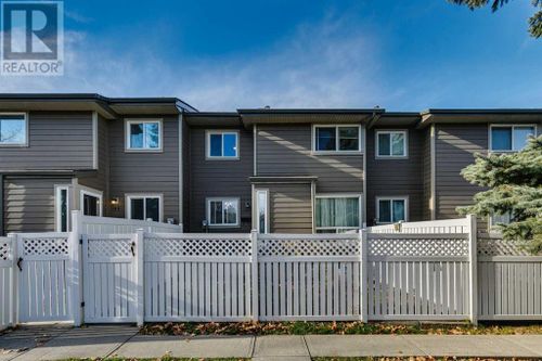 15403 Deer Run Dr Se, Calgary, AB, T2J6B8 | Card Image