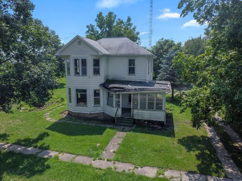 212 E Yates St, Cropsey, IL, 61731-7517 | Card Image