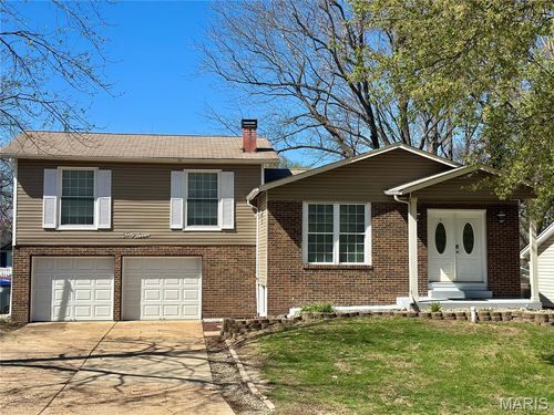 47 Julie Ln, Saint Peters, MO, 63376-2151 | Card Image