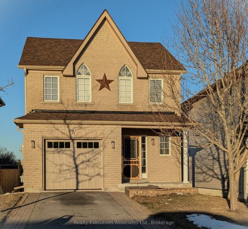 71 Truax St, Lindsay, ON, K9V0E3 | Card Image