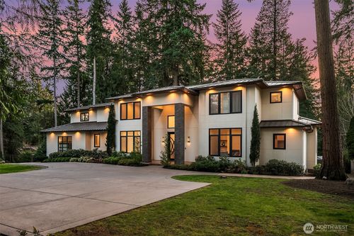 2847 134th Ave Ne, Bellevue, WA, 98005-1815 | Card Image