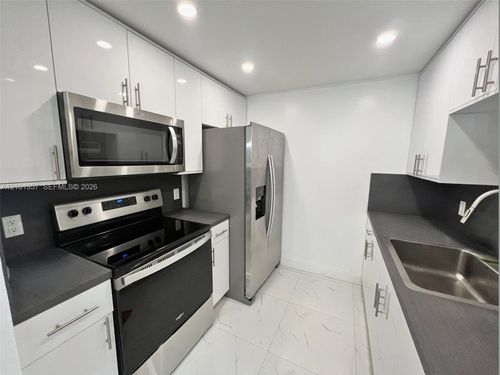 203l-200 Sw 132nd Way, Pembroke Pines, FL, 33027-1674 | Card Image