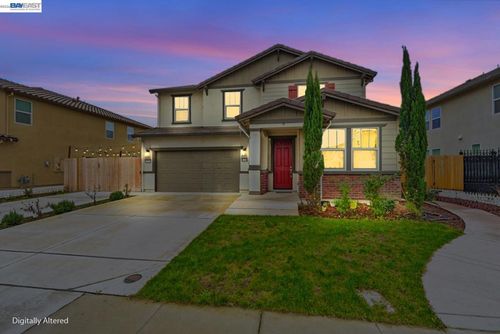 1444 Meridian St, Manteca, CA, 95337-2101 | Card Image