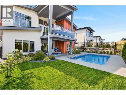887 Loseth Dr, House with 6 bedrooms, 4 bathrooms and 6 parking in Kelowna BC | Card Image