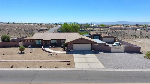 1894 Corwin Rd, Bullhead City, AZ, 86442-8774 | Card Image