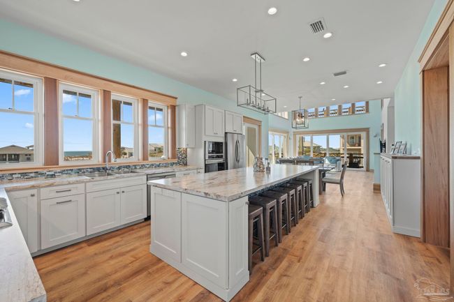 Lots of natural light | Image 7