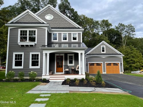 46 Cannon Royal Dr, Saratoga Springs, NY, 12866-8886 | Card Image