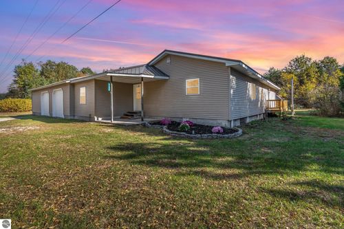 4240 N Woodruff Rd, Weidman, MI, 48893-8651 | Card Image