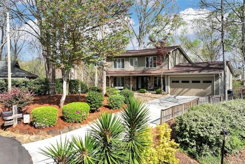 5692 Mallard Xing, Gainesville, GA, 30504-9017 | Card Image