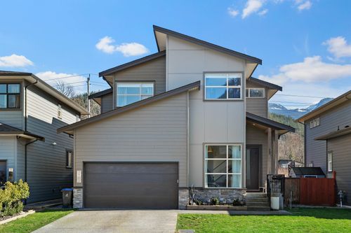 39212 Cardinal Dr, Squamish, BC, V8B0V3 | Card Image