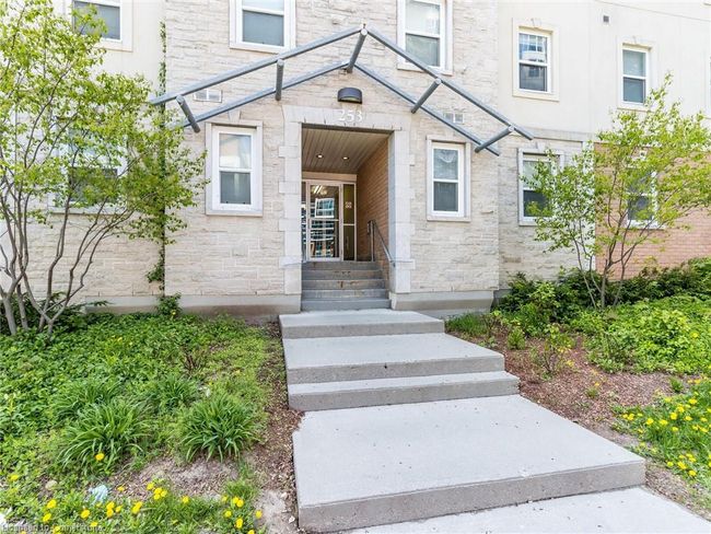 101 - 253 Lester St, House attached with 5 bedrooms, 2 bathrooms and null parking in Waterloo ON | Image 5