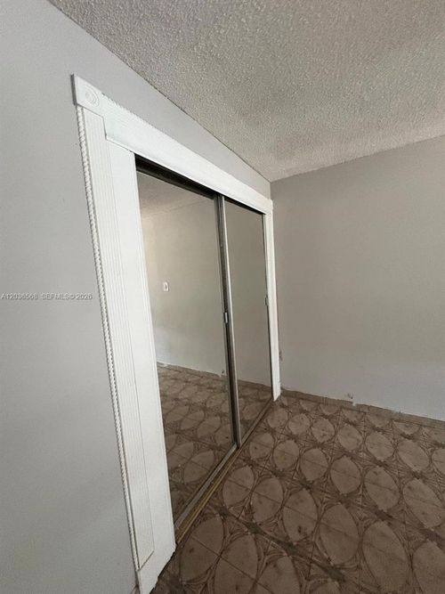 1-610 Ne 4th Pl, Hialeah, FL, 33010-5011 | Card Image