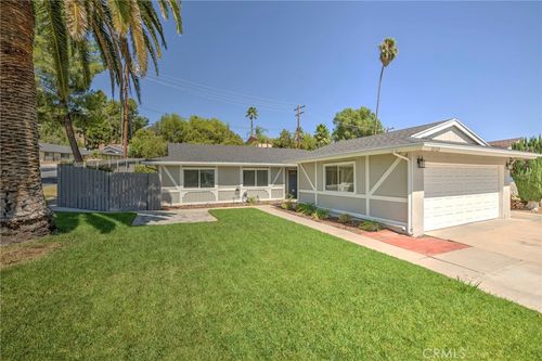 22123 Alamogordo Rd, Santa Clarita, CA, 91350-2106 | Card Image