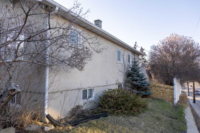 1504 23 Avenue Nw, Home with 2 bedrooms, 2 bathrooms and 5 parking in Calgary AB | Image 25