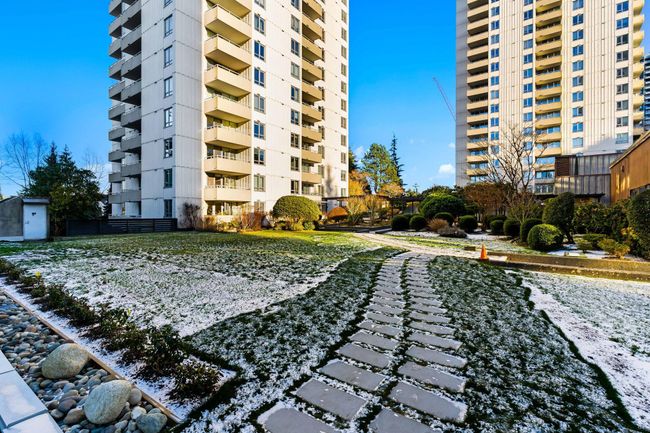 1901 - 5652 Patterson Avenue, Condo with 2 bedrooms, 1 bathrooms and 2 parking in Burnaby BC | Image 25