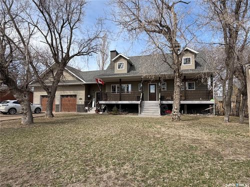809 Spencer Street, Carnduff, SK, S0C0S0 | Card Image