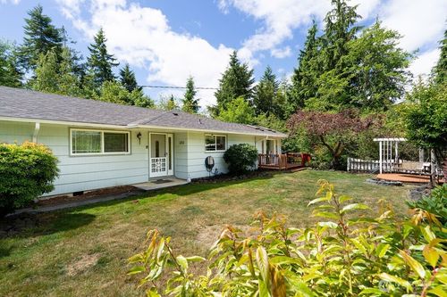 1315 Thomas St, Aberdeen, WA, 98520-2320 | Card Image