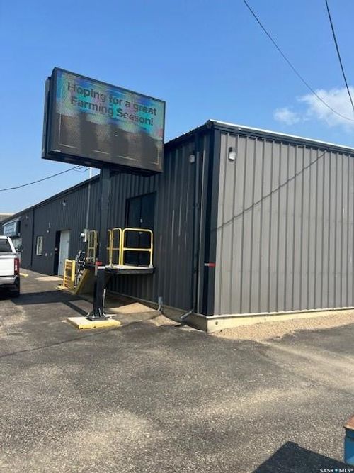 350 Railway Ave E, North Battleford, SK, S9A2R6 | Card Image