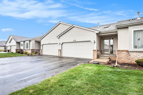 16005 Wilson St, Grand Blanc, MI, 48439-7208 | Card Image